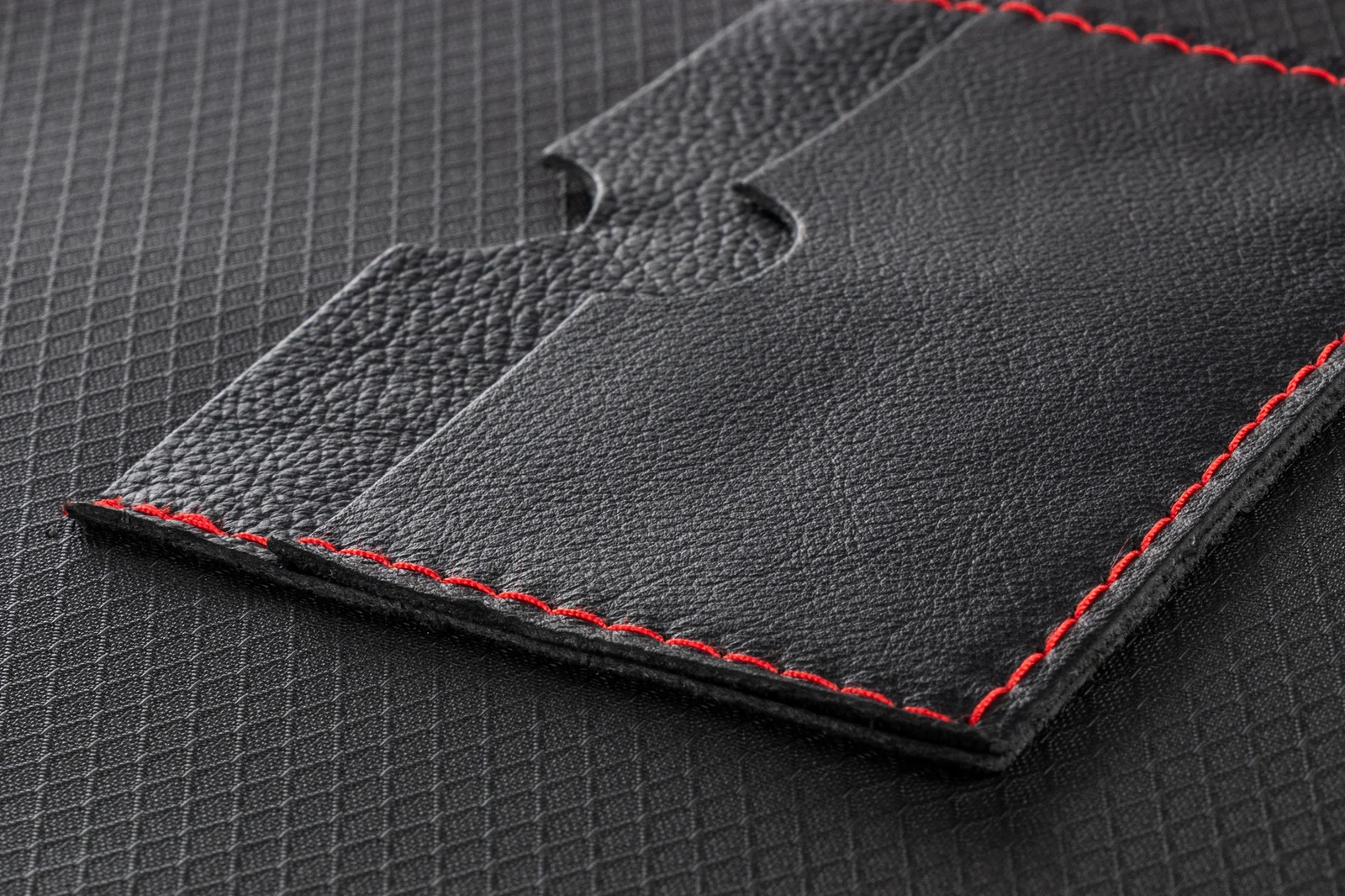 Detail picture of organizer system business card case made of leather