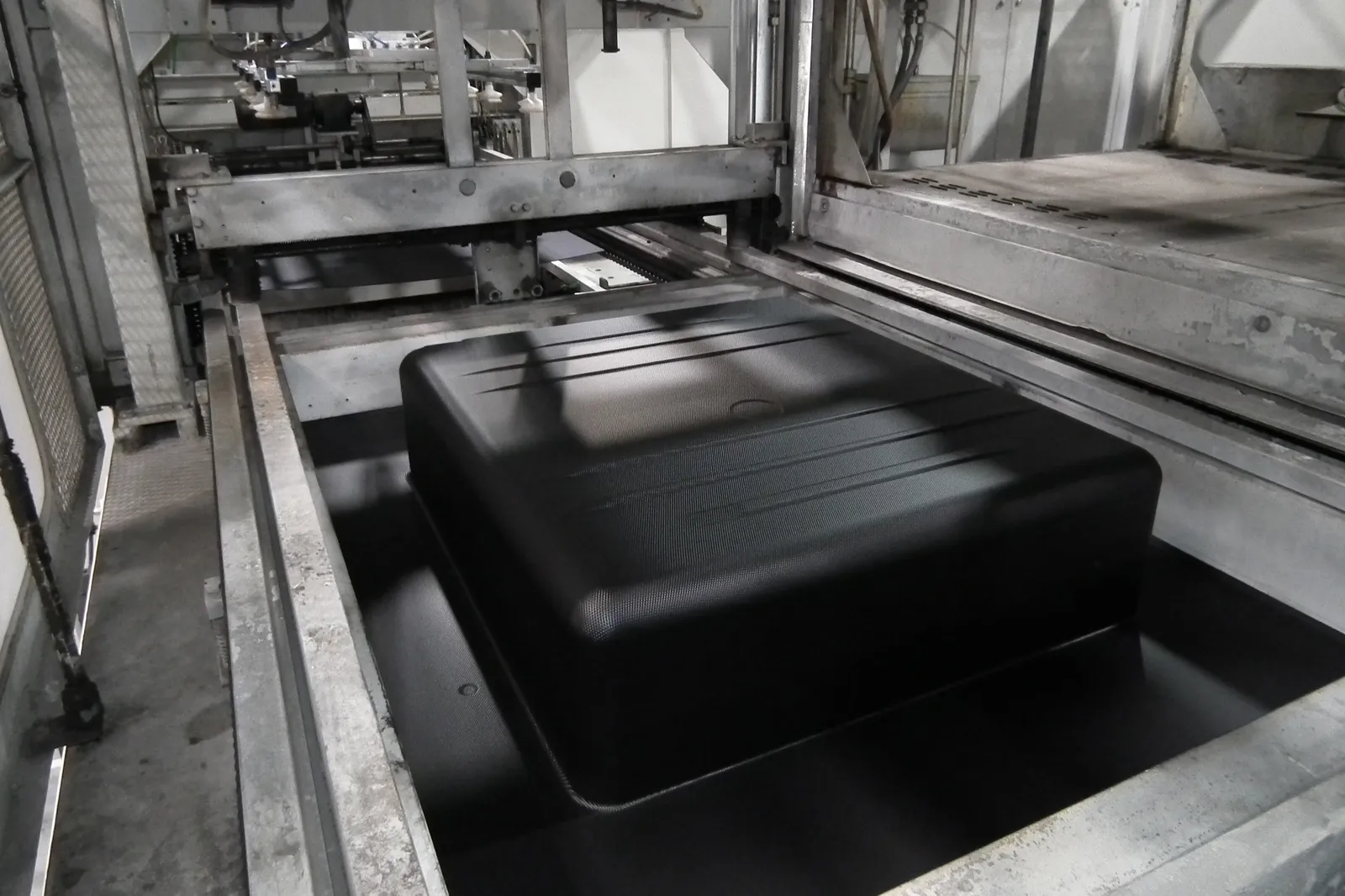 Case shell manufactured by thermoforming